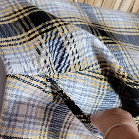 Urban Outfitters Plaid Miniskirt POCKETS - Picture 4 of 11